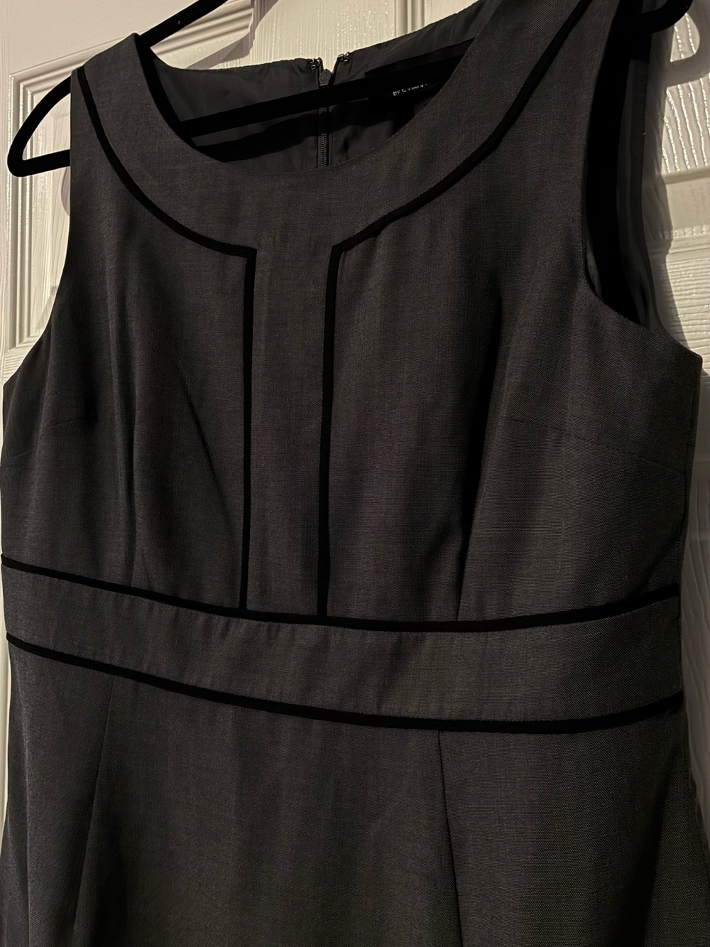Evan Picone Black Sleeveless Midi Dress with Piped Trim